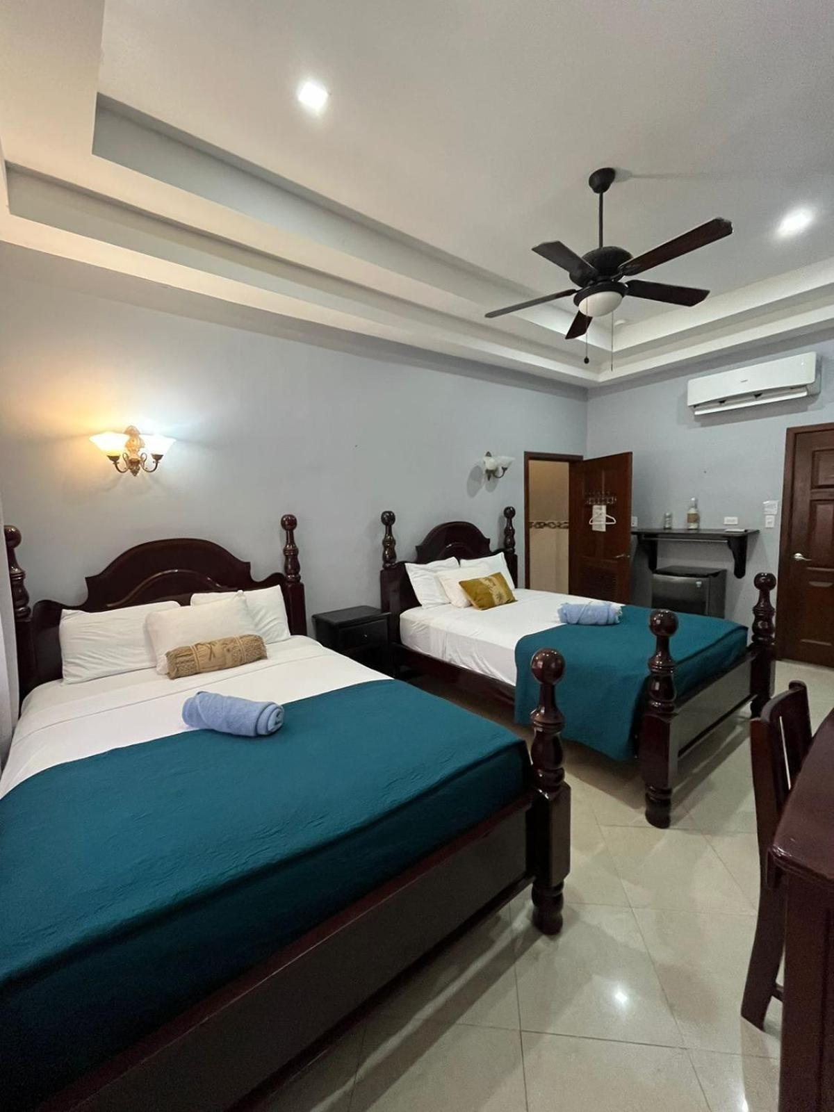 Seaside Chateau Resort Cidade de Belize Exterior foto