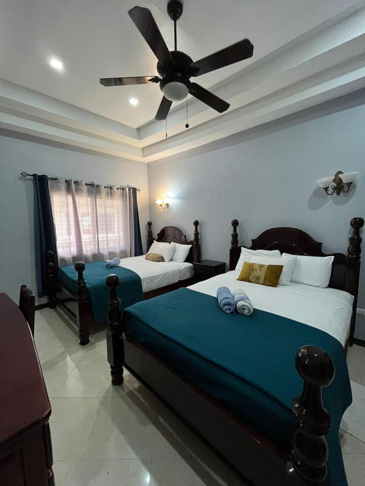 Seaside Chateau Resort Cidade de Belize Exterior foto