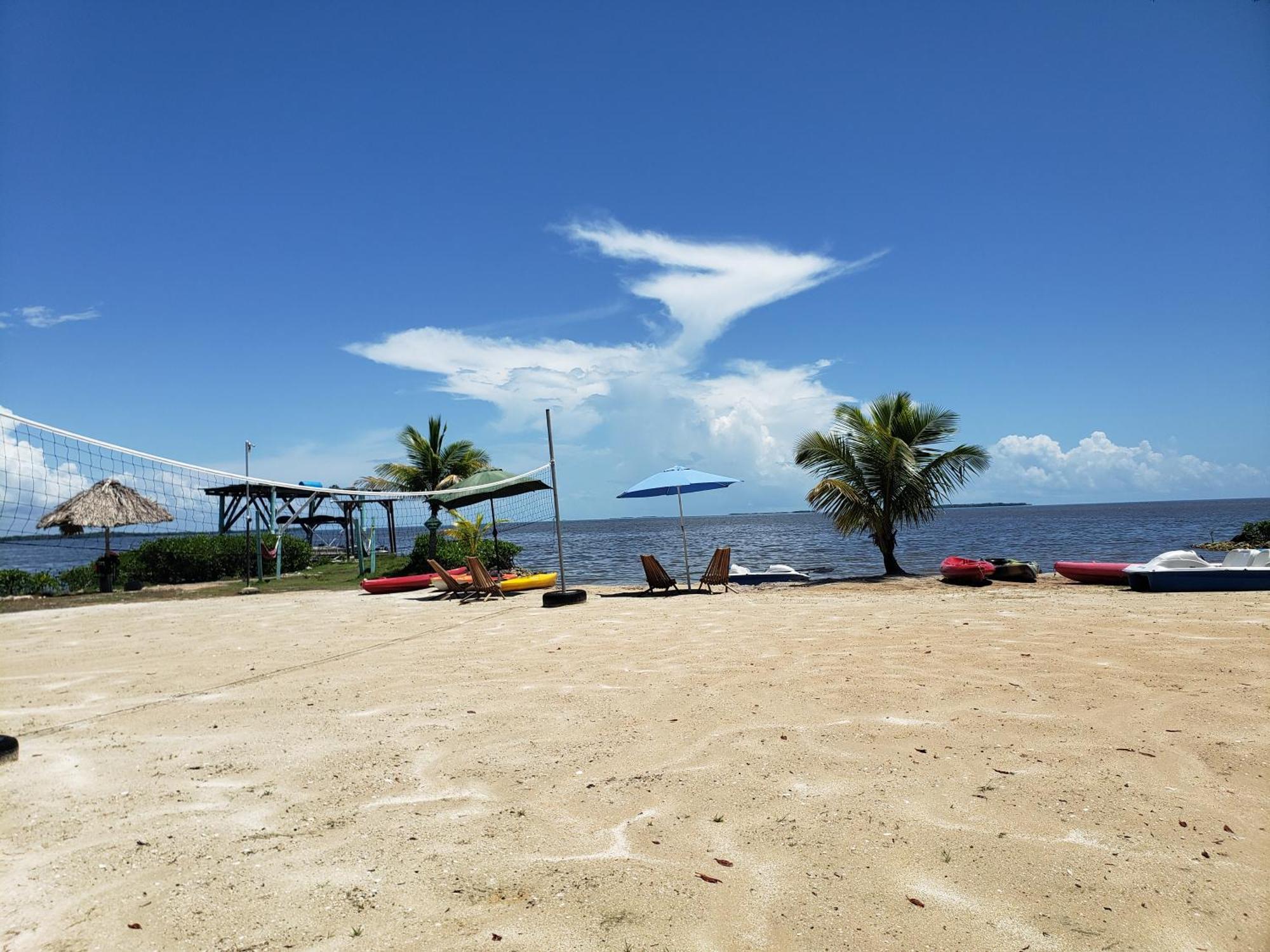 Seaside Chateau Resort Cidade de Belize Exterior foto